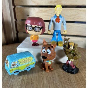 Scooby Doo Figures Lot Of 5  Some McDonald’s Toys With Vintage Hanna Barbera